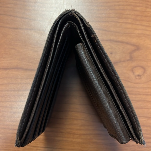 Louis Vuitton bifold wallet - Picture 7 of 10